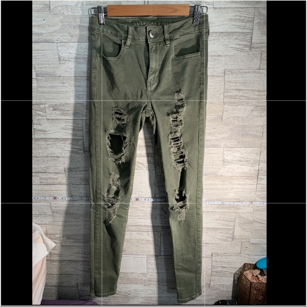 American eagle ripped jeans